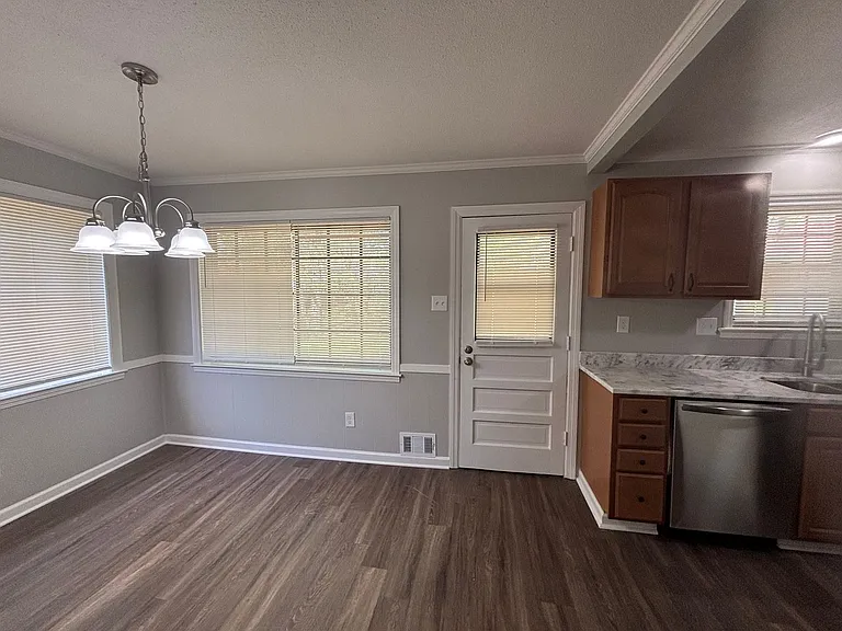 8280 Chippingham Dr — Photo 5