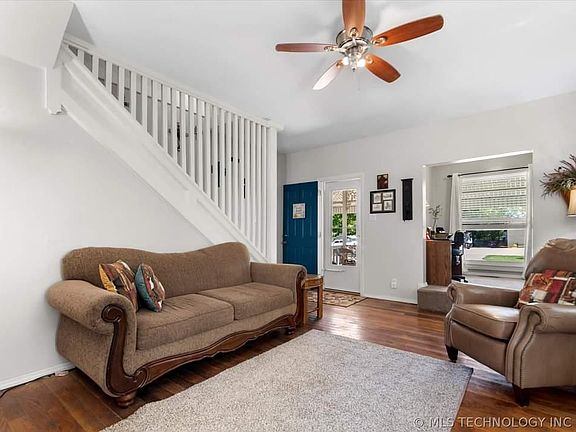 4th image of 807 S Dewey Ave