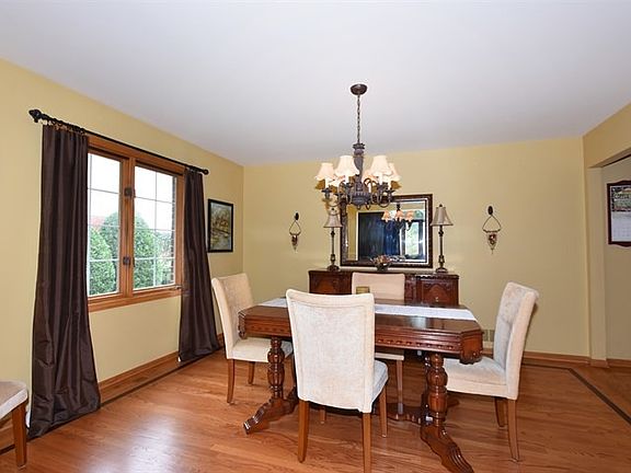 5th image of 20957 Bradford Dr