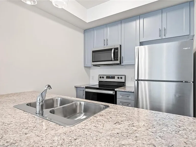 460 Dundas St E #230 — Photo 9
