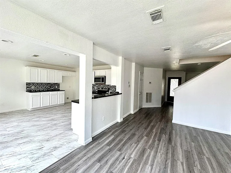 8435 Resada Park Ln — Photo 5