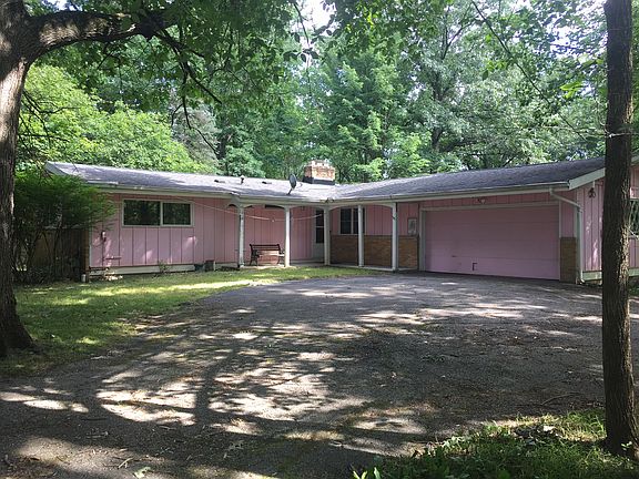 2nd image of 7415 Woodlake Dr