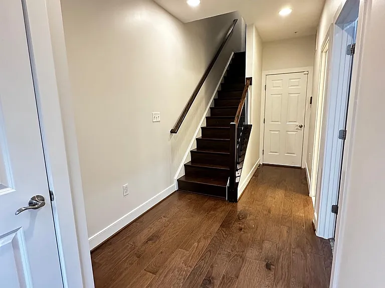 443 Nottoway Walk — Photo 2