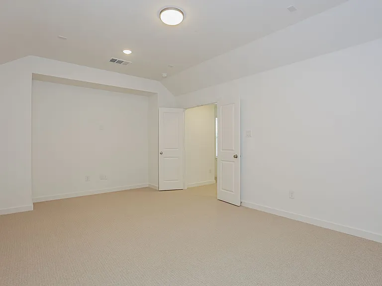 2852 Holland Ct — Photo 11