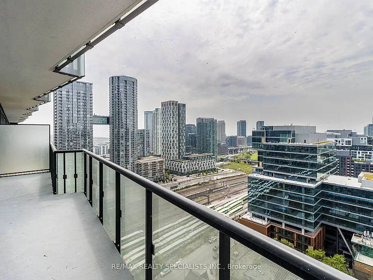 480 Front St W #1903 — Photo 30