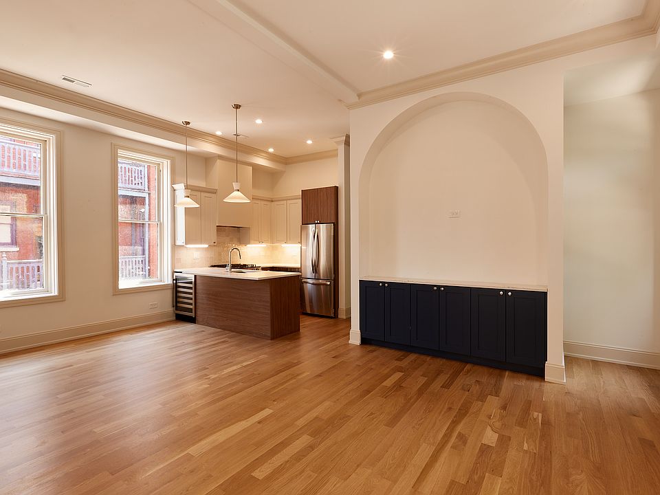 Photo is of another unit by same owner. Very similar finishes
