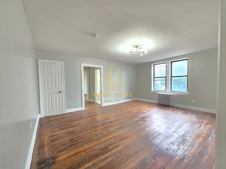 585-586 Elizabeth Ave #4066 — Photo 2