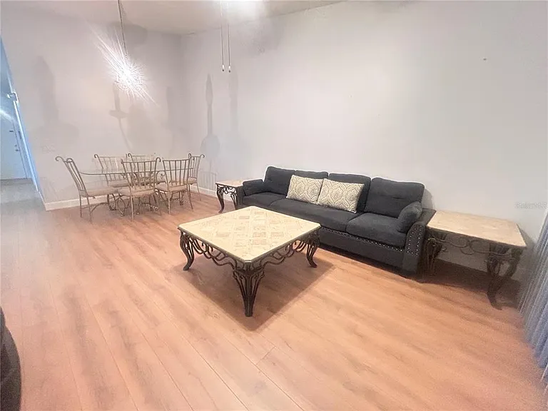 8825 Grand Palms Cir #B — Photo 10
