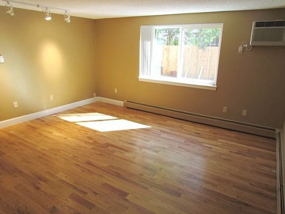 5th image of 664 S Lincoln St APT 102