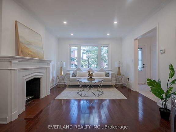 2nd image of 351 Lawrence Ave W
