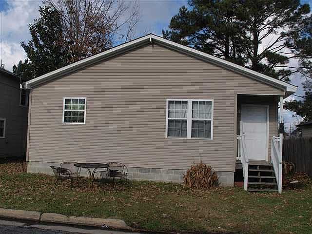1st image of 704 Laurel Ave