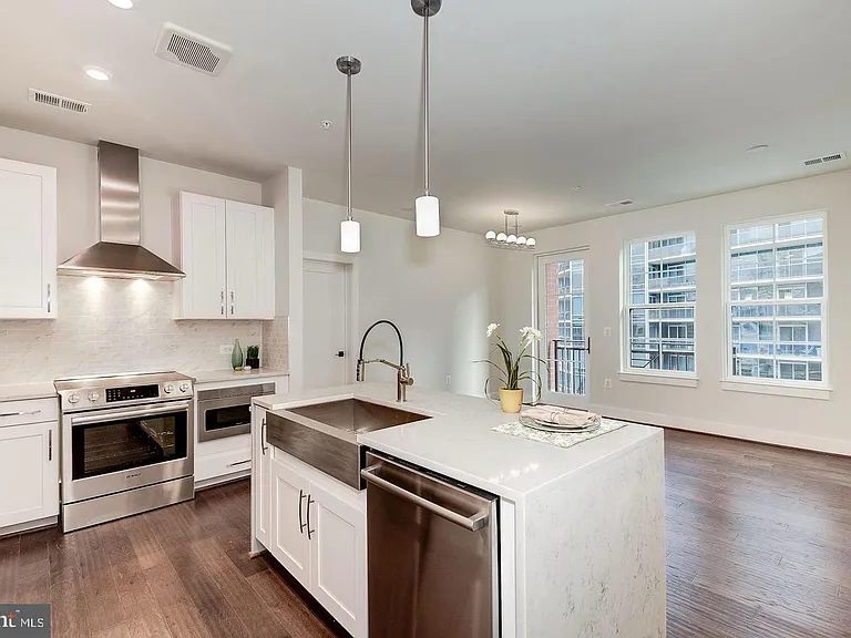 1411 Key Blvd #406 — Photo 10