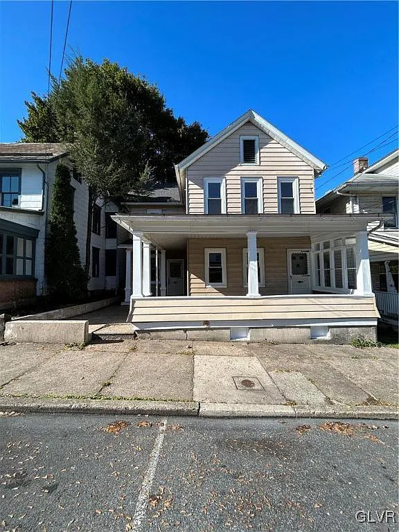 236 2nd St photo 1