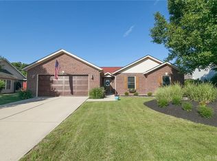 1090 Windsor Crossing Ln, Tipp City, OH 45371