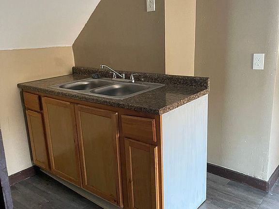 5th image of 10514 Mount Auburn Ave Unit 3
