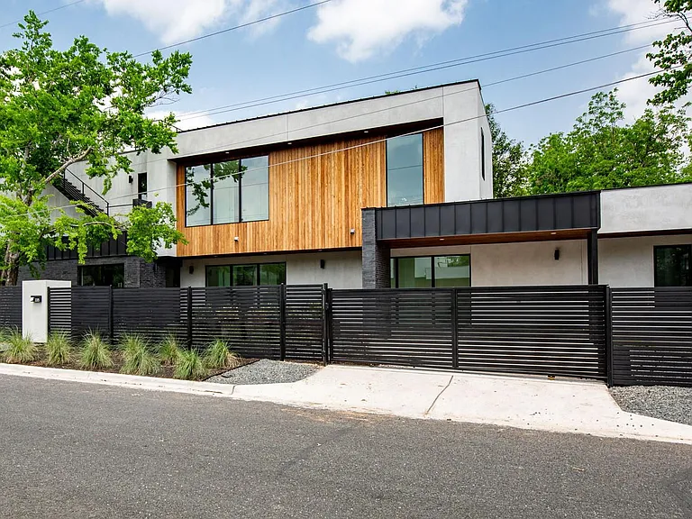 2215 S 3rd St — Photo 38