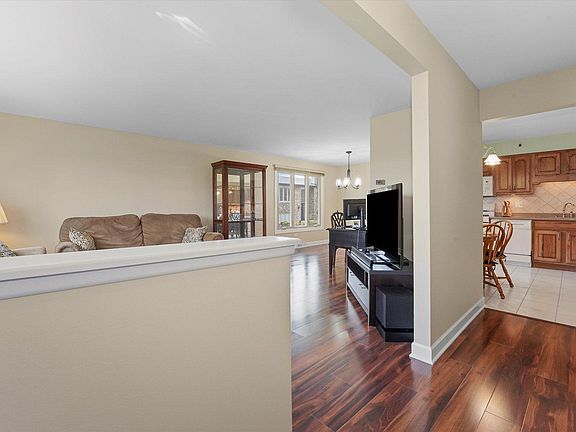4th image of 15420 Begonia Ct