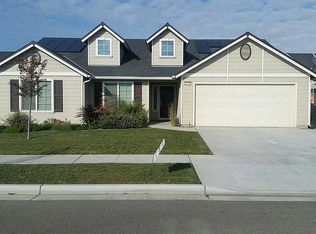 1834 W Hayward St, Hanford, CA 93230