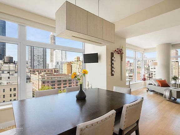 5th image of 400 E 67th St APT 12B