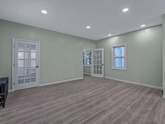 5th image of 10935 174th St
