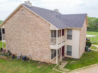 800 Treadwell Ct #800B, Hurst, TX 76053