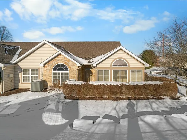 1702 Heather Heights Dr, Crescent, PA 15046