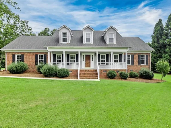 6004 Percheron Trl, Summerfield, NC 27358