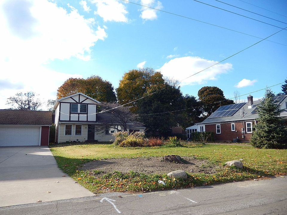 2nd image of 706 Clifton Dr