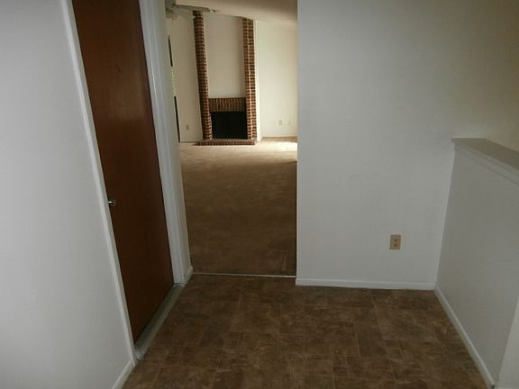 4th image of 3642 Jericho Dr