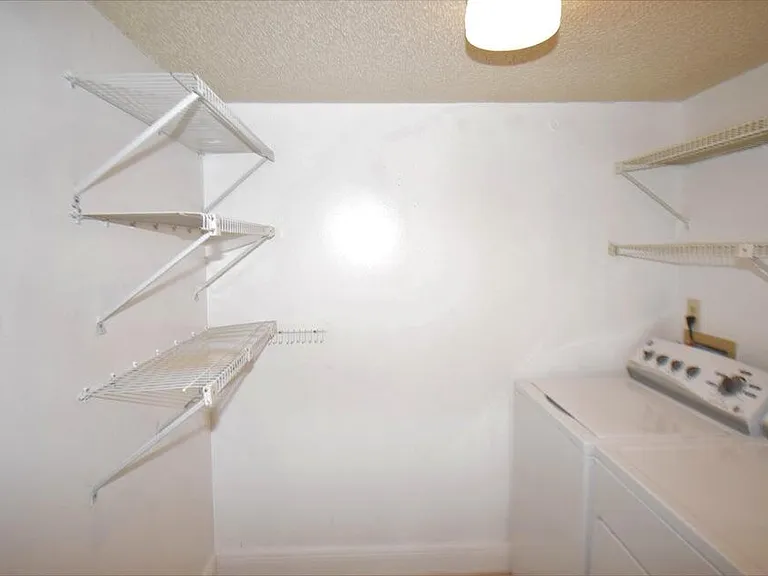 2173 White Pine Cir #C — Photo 13