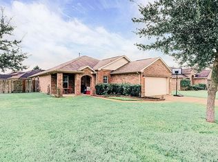 9215 Creekside Dr, Hitchcock, TX 77563