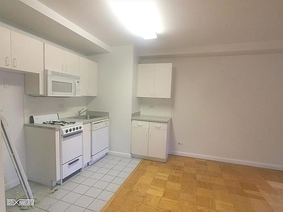 3rd image of 1470 1st Ave APT 7F