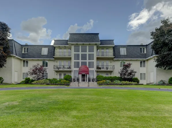 8831 Harrison Ave Unit 304, Munster, IN 46321