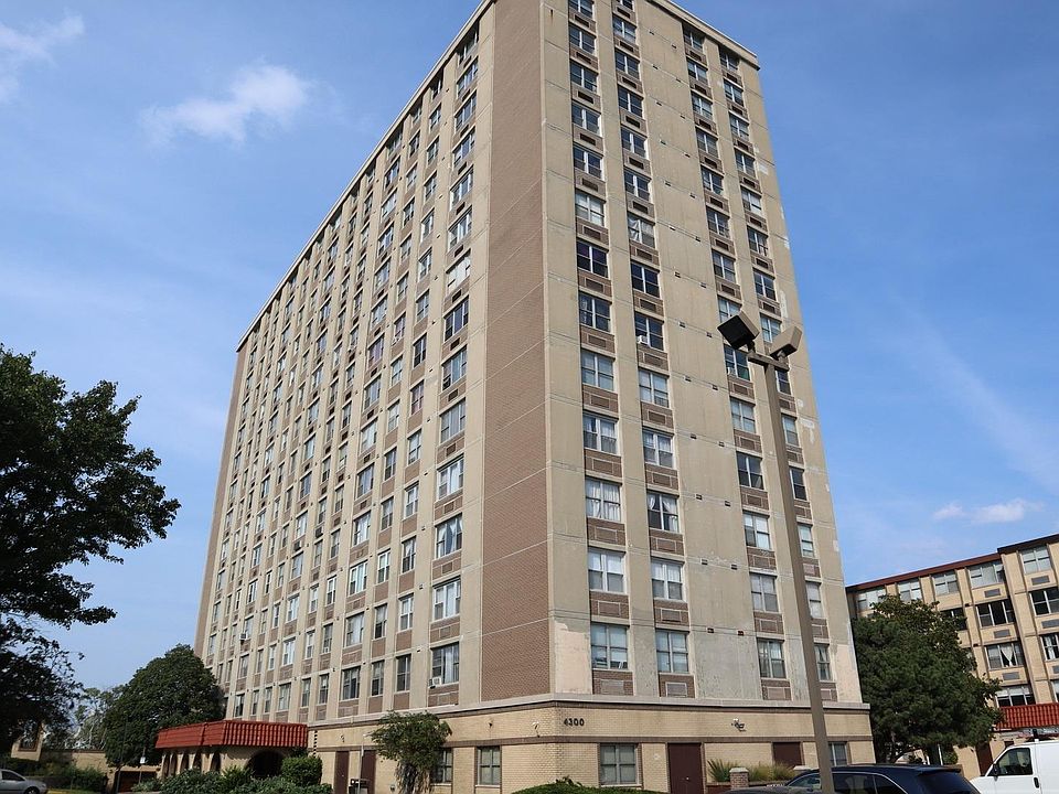 1st image of 4300 W Ford City Dr APT 1306