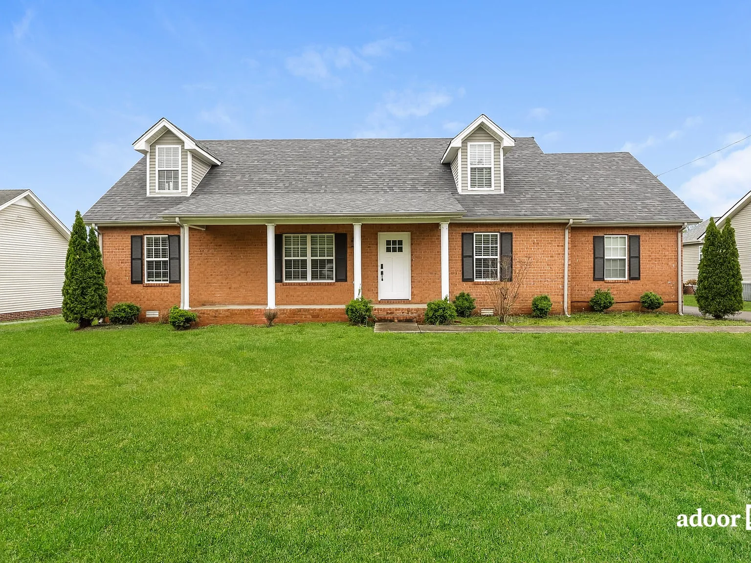 3 bed, 2.0 bath, 2632 sqft, $2,295 — Photo 1
