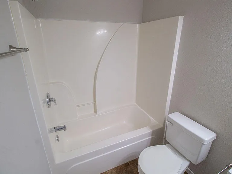 1401 Bodie Dr — Photo 17