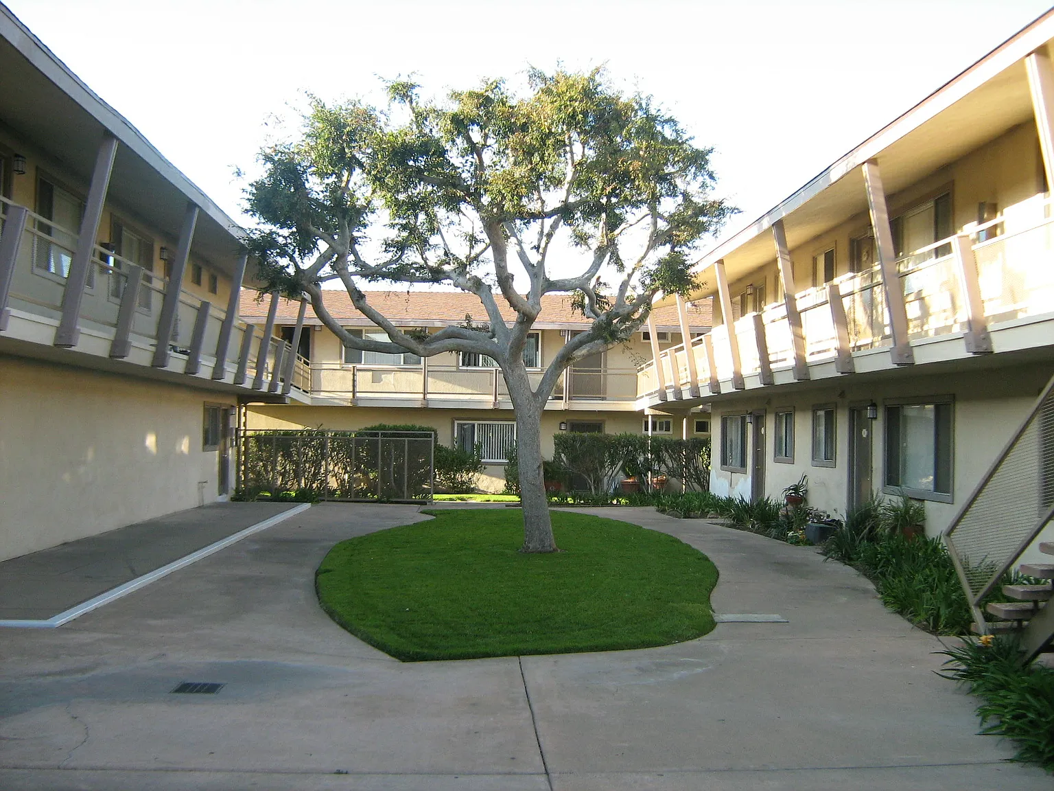Pacifica Apartments — Photo 4
