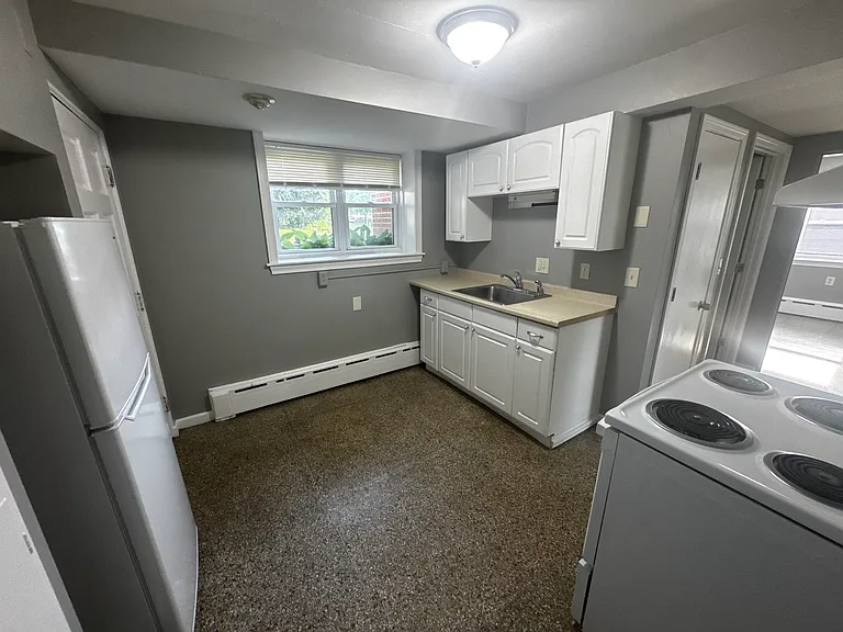 8 Lake St #7 — Photo 4