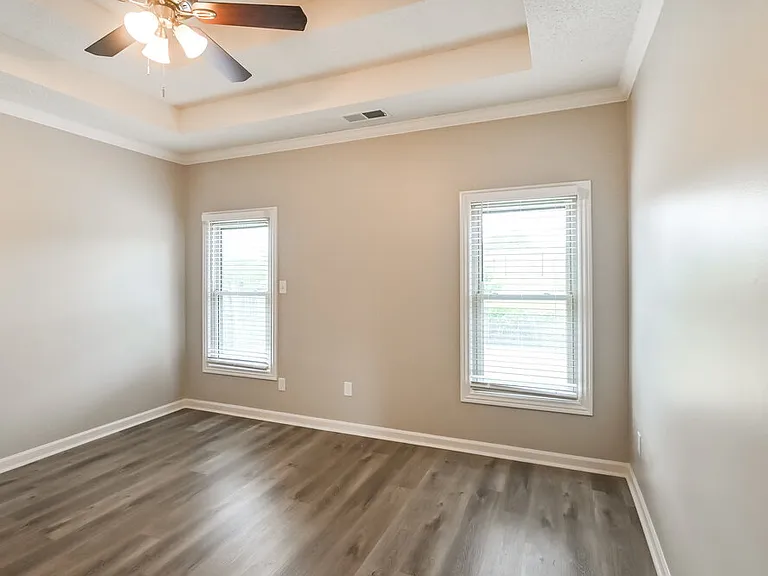 4463 Whispering Bend Dr — Photo 10