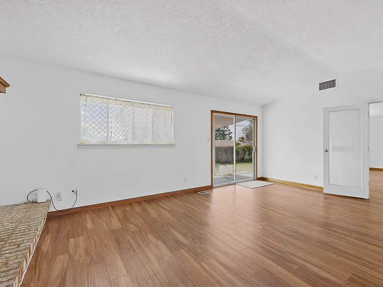 9912 Dorothy Pl NE — Photo 20