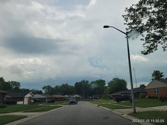 Exterior Neighborhood (street photo)