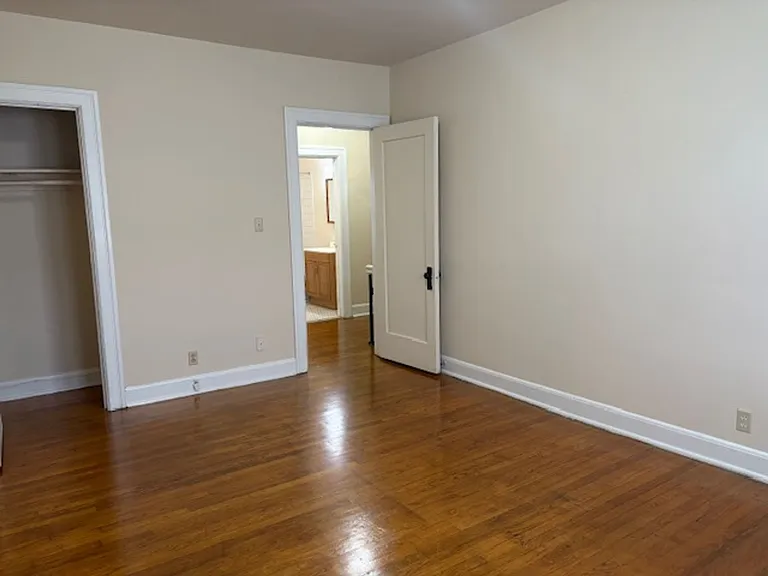 201 - Pennwood Associates, Llc — Photo 7