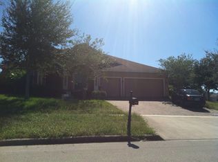 990 Rock Creek St, Apopka, FL 32712