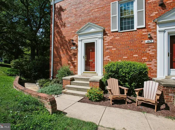 1617 Fitzgerald Ln, Alexandria, VA 22302
