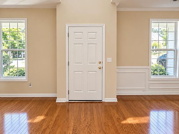 5th image of 9437 Ayscough Rd