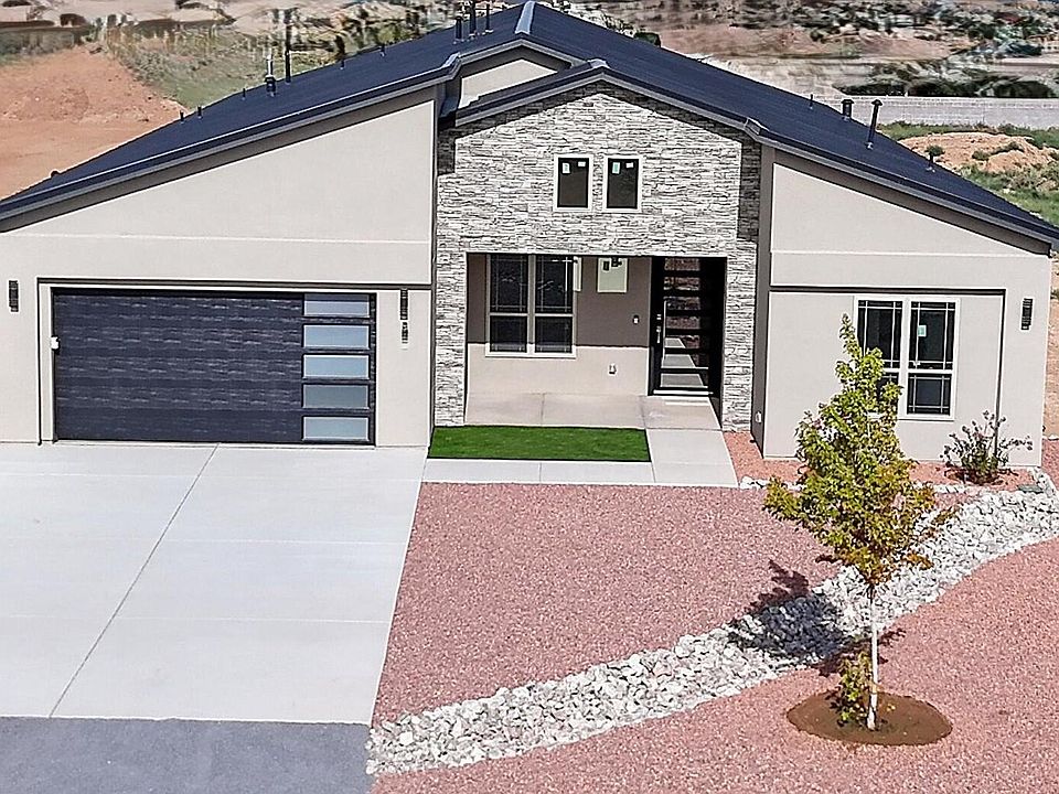 1st image of 512 2nd St NE