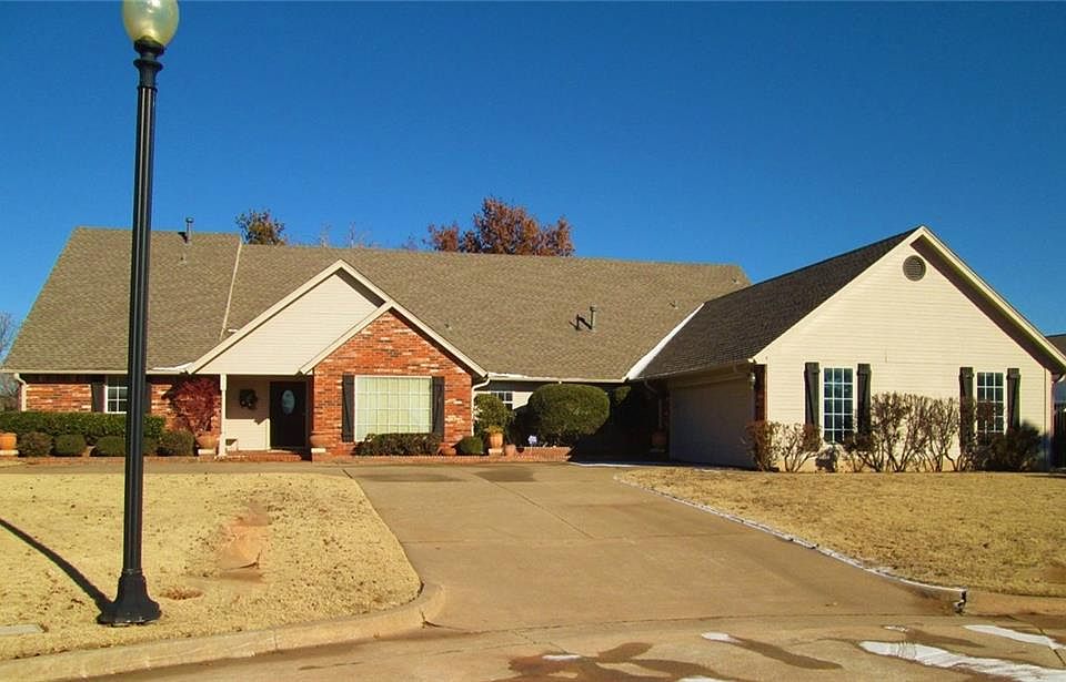 1st image of 14704 Gleneagles Ct