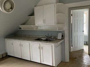 32 Camden Ave #3, Providence, RI 02908