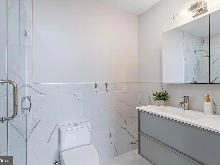1516 E Capitol St NE #1 — Photo 21