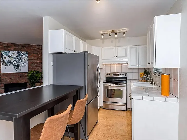 2700 S Holly St — Photo 11